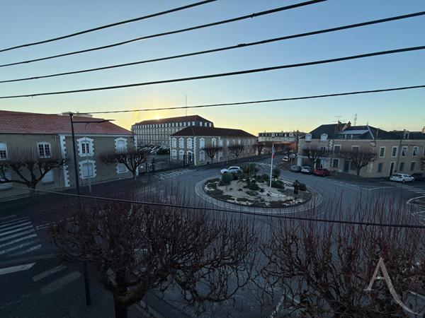 À LOUER ? 2 pièces sous les combles ? Quartier Cité Administrative