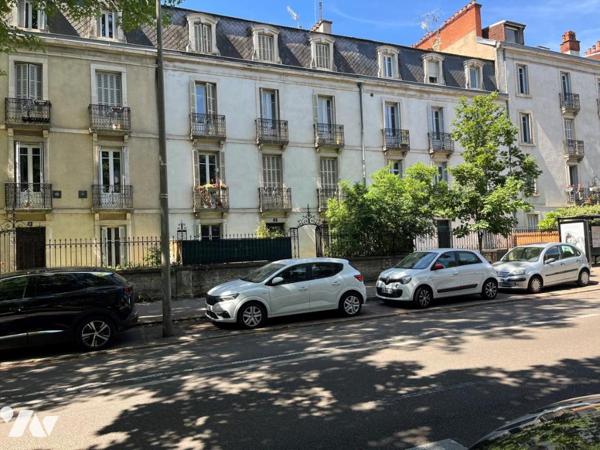 appartement de type III, sis à DIJON, Avenue Victor Hugo