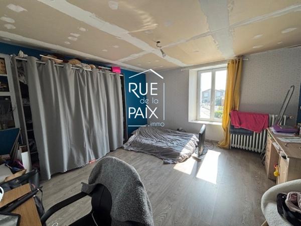 79350 clessé Maison Clessé 5 pièce(s) 200 m2