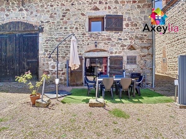 Saint-Martin-d'Estréaux (42620) A VENDRE- PROCHE SECTEURS TOURISTIQUES- PROPRIÉTÉ AVEC GITES SUR 1HA600 ENVIRON DE TERRAIN