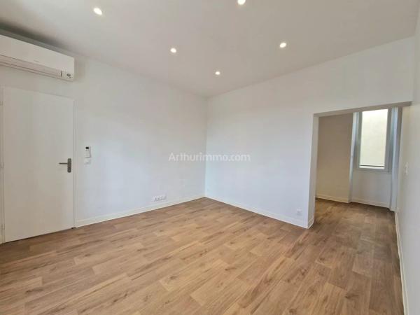 Location                                                      Appartement
                        
                     2 pièces                      43 m2                     à Le Luc