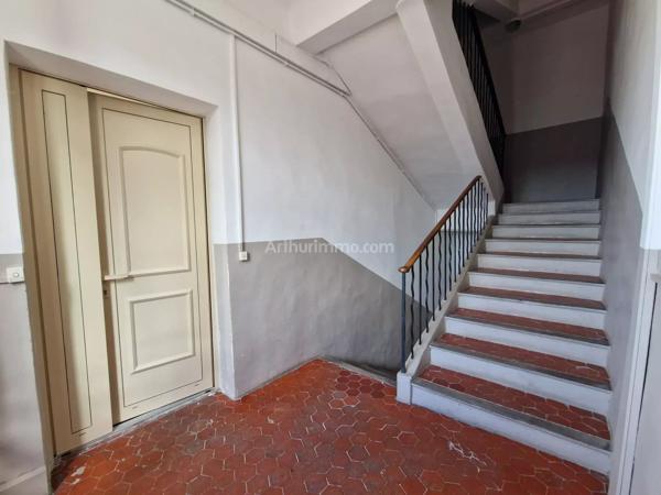 Location                                                      Appartement
                        
                     2 pièces                      43 m2                     à Le Luc
