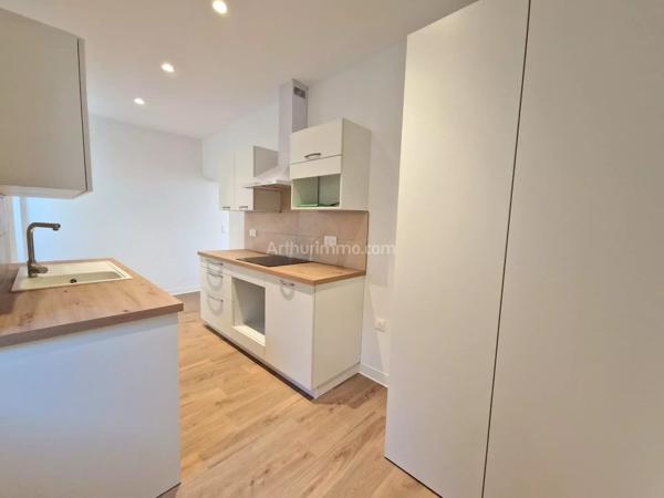 Location                                                      Appartement
                        
                     2 pièces                      43 m2                     à Le Luc