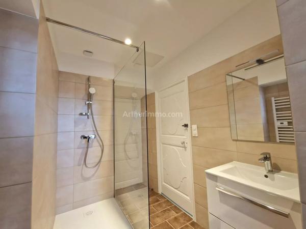 Location                                                      Appartement
                        
                     2 pièces                      43 m2                     à Le Luc