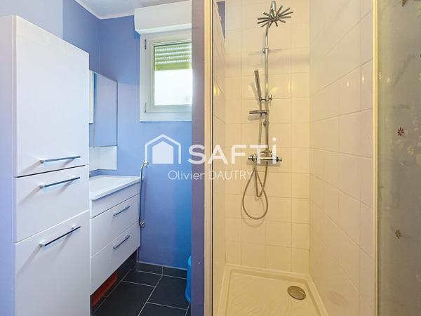 T2 cabine avec grande terrasse et stationnement – Au calme