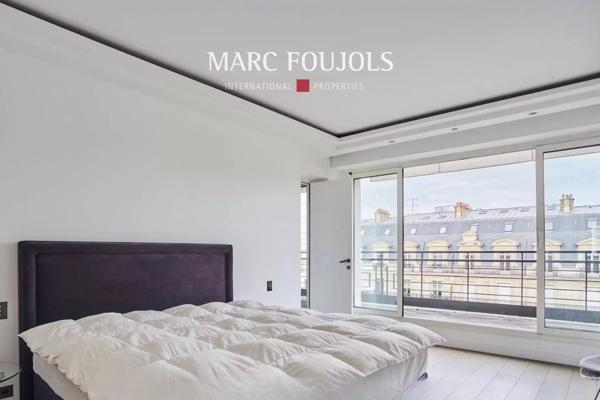 Paris VIII Montaigne – appartement 118 m² avec sa terrasse de 20 m²