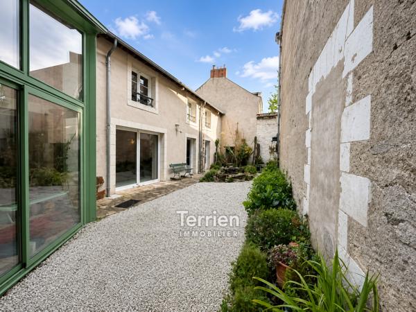 Maison familiale de 168 m² avec 4 chambres, véranda et ascenseur au cœur de Savennières Savennières (49170)