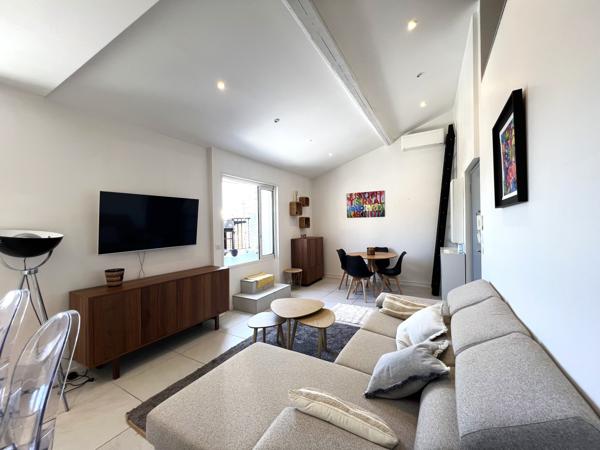 Appartement
         2 pièces
        - 38 m² Exclusivité 265 000 € *