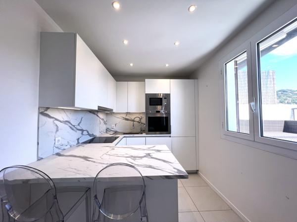 Appartement
         2 pièces
        - 38 m² Exclusivité 265 000 € *