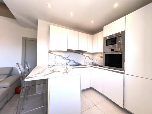 Appartement
         2 pièces
        - 38 m² Exclusivité 265 000 € *
