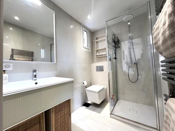 Appartement
         2 pièces
        - 38 m² Exclusivité 265 000 € *