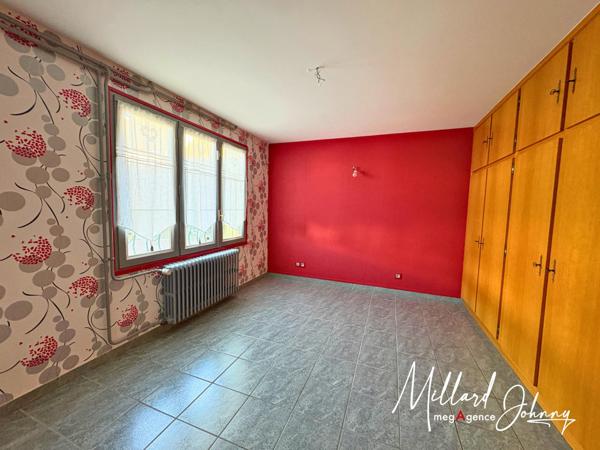 Maison à MONTCEAU-LES-MINES, 71300 - 6 pièces 203m²
