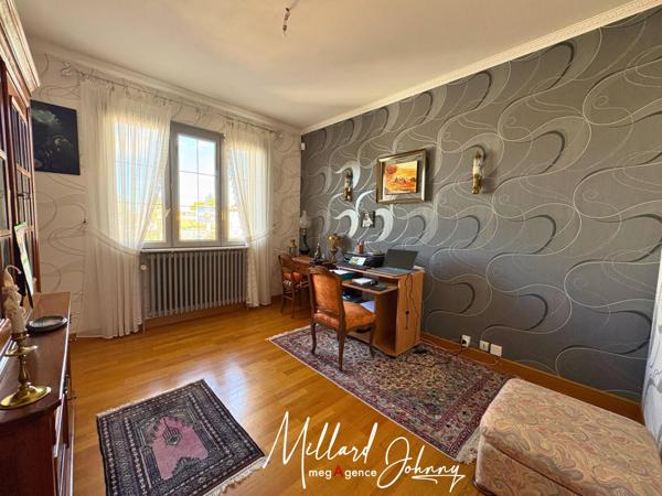 Maison à MONTCEAU-LES-MINES, 71300 - 6 pièces 203m²
