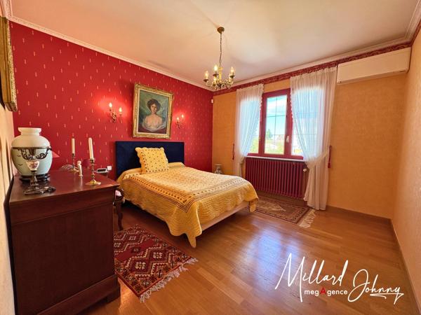Maison à MONTCEAU-LES-MINES, 71300 - 6 pièces 203m²