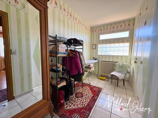 Maison à MONTCEAU-LES-MINES, 71300 - 6 pièces 203m²