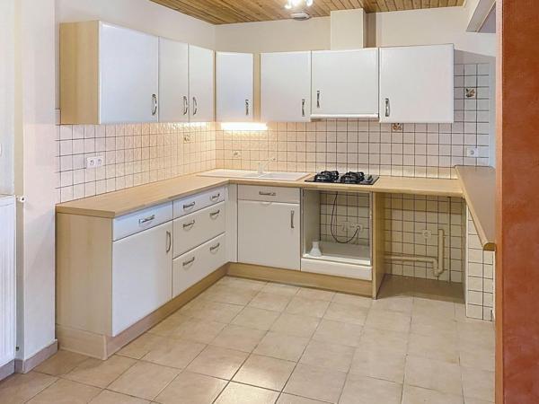 A Mazères 2 habitations, grand garage et terrasse