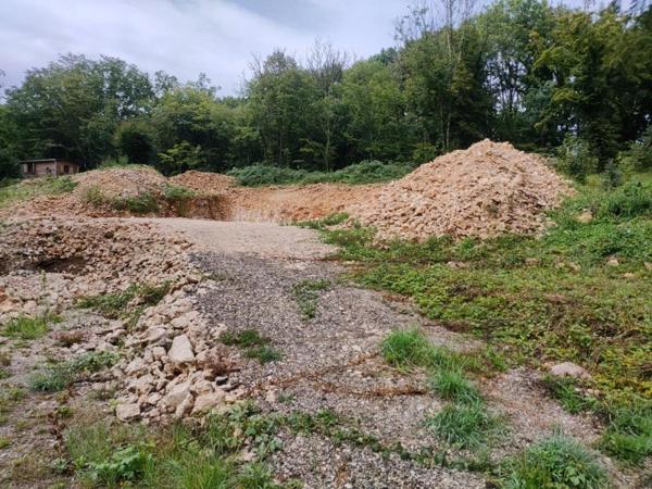 terrain à bâtir à SAINT ANNE ( DOUBS )  à 10 min de SALINS LES BAINS et à 30 min de FRASNE