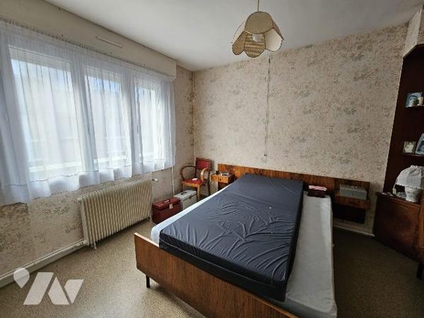 Maison de ville 3 chambres, cour.