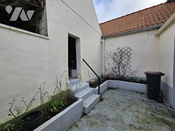 Maison de ville 3 chambres, cour.