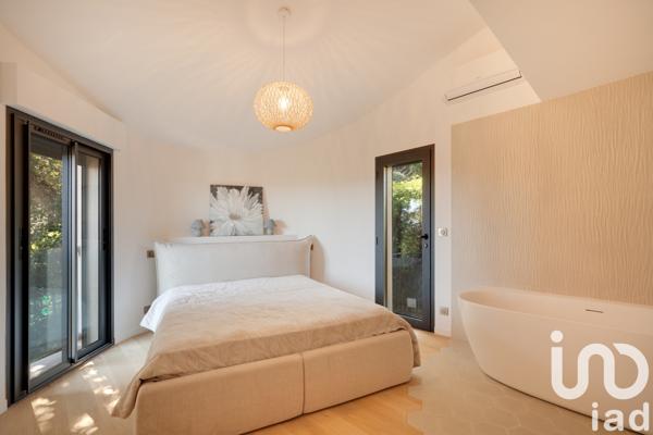 Maison à vendre 8 pièces 200 m² Mandelieu-la-Napoule