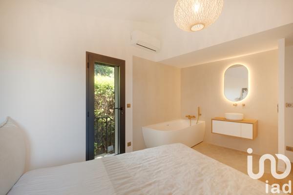 Maison à vendre 8 pièces 200 m² Mandelieu-la-Napoule