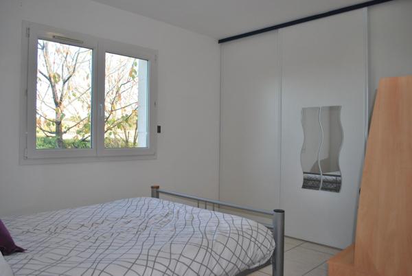 Élégante maison familiale de 238 m² environ avec piscine et pool house, sur un terrain paysager de 3000 m²