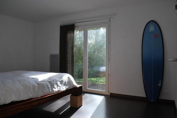 Élégante maison familiale de 238 m² environ avec piscine et pool house, sur un terrain paysager de 3000 m²