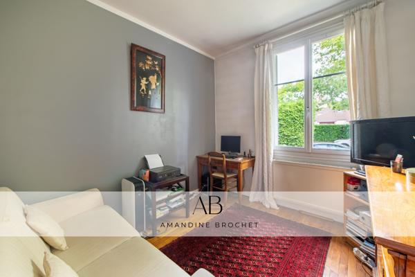 Maison
         6 pièces
        - 195 m² Exclusivité 950 000 € *