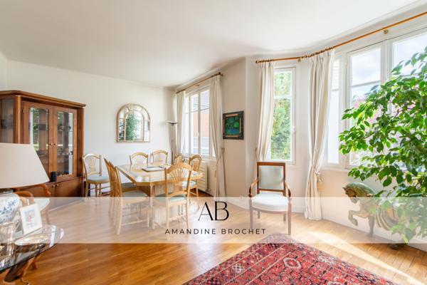 Maison
         6 pièces
        - 195 m² Exclusivité 950 000 € *