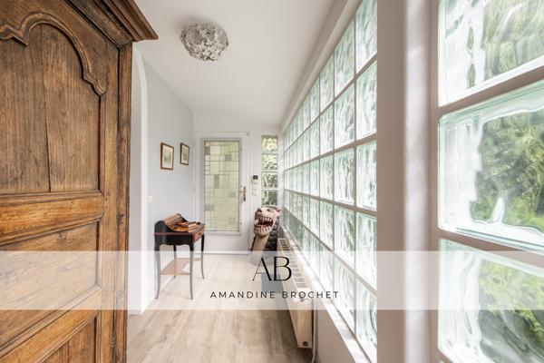 Maison
         6 pièces
        - 195 m² Exclusivité 950 000 € *