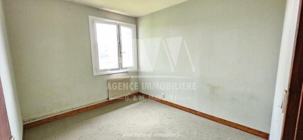PAVILLON DE PLAIN-PIED D'ENV 85 m² AVEC GARAGE SUR TERRAIN CLOS