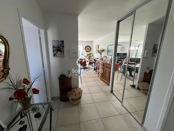 Belle Maison – Prestations de qualité avec 3 chambres + garage & parc paysager