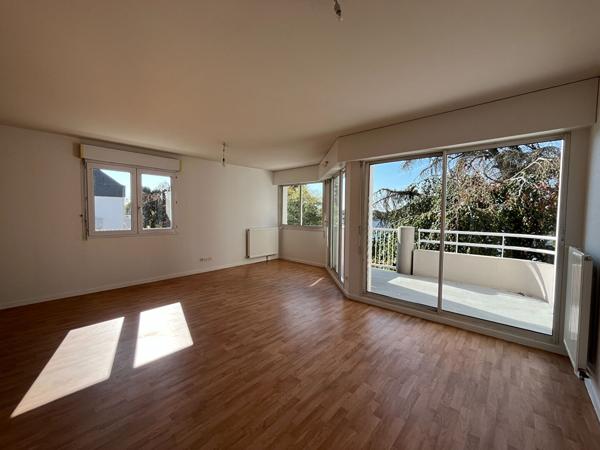 Angers – T5 en duplex avec terrasse et parking