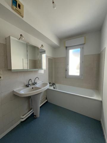 Angers – T5 en duplex avec terrasse et parking