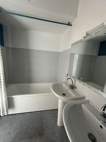 Angers – T4 en duplex avec parking