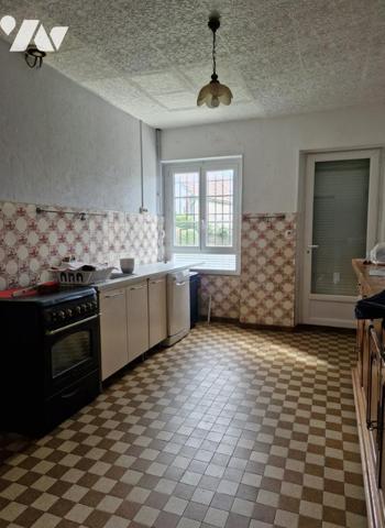 Maison de village : cuisine, séjour, sde, wc 3 chambres, grenier aménageable. un Studio indépendant.