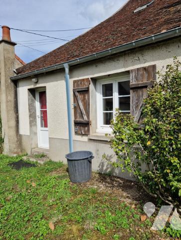 Maison de village : cuisine, séjour, sde, wc 3 chambres, grenier aménageable. un Studio indépendant.