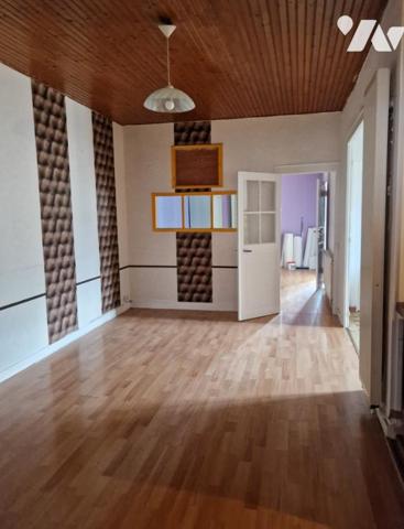 Maison de village : cuisine, séjour, sde, wc 3 chambres, grenier aménageable. un Studio indépendant.