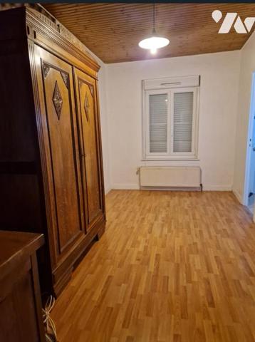 Maison de village : cuisine, séjour, sde, wc 3 chambres, grenier aménageable. un Studio indépendant.