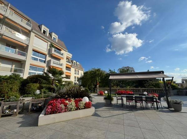 Dernier étage avec terrasse plein ciel - Résidence services seniors de standing à Nogent-sur-Marne
