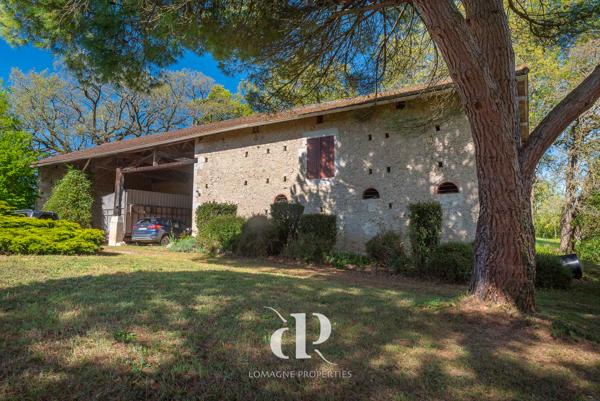 Mauvezin (32120) Maison de campagne rénovée à proximité des commodités