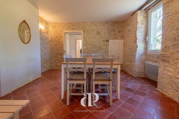 Mauvezin (32120) Maison de campagne rénovée à proximité des commodités