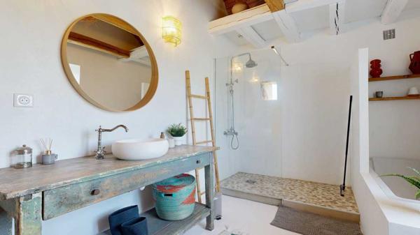 Maison ancienne - Sarlat-la-caneda Vue, piscine et sérénité, maison avec 3 chambres, proche de Sarlat et de ses commerces pour résidence principale ou investissement locatif.