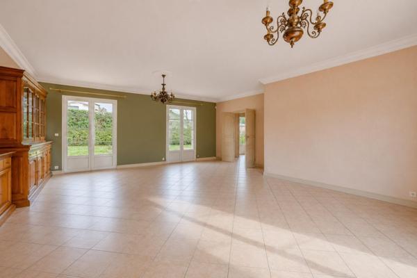 33450 MONTUSSAN - Maison de plain-pied sur parcelle arborée de plus de 1600 m²