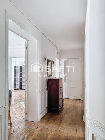 Entre Batignolles et Epinettes,  appartement 3 pièces (dont 2 chambres) au 4ème avec ascenseur, au calme, lumineux