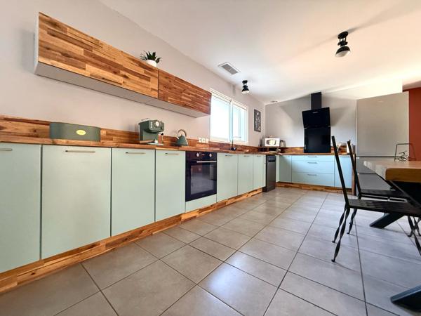 Usclas-du-Bosc (34700) Magnifique Villa Familiale de 162 m² / 5 Chambres / 744m² de Jardin / Garage de 47m²