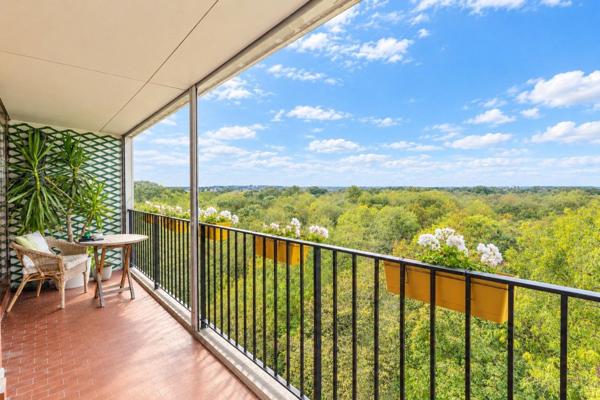 4 pièces de 91 m², loggia sur la forêt, Poissy