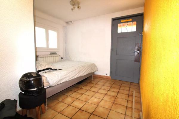 Vente                                                      Maison
                        
                     3 pièces                      70 m2                     à Marseille 11