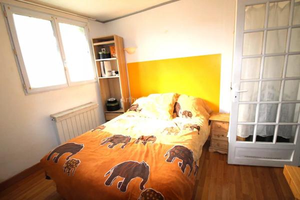 Vente                                                      Maison
                        
                     3 pièces                      70 m2                     à Marseille 11