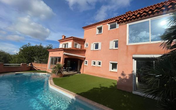 Maison à vendre    7 pièces • 171 m2 La Seyne-sur-Mer